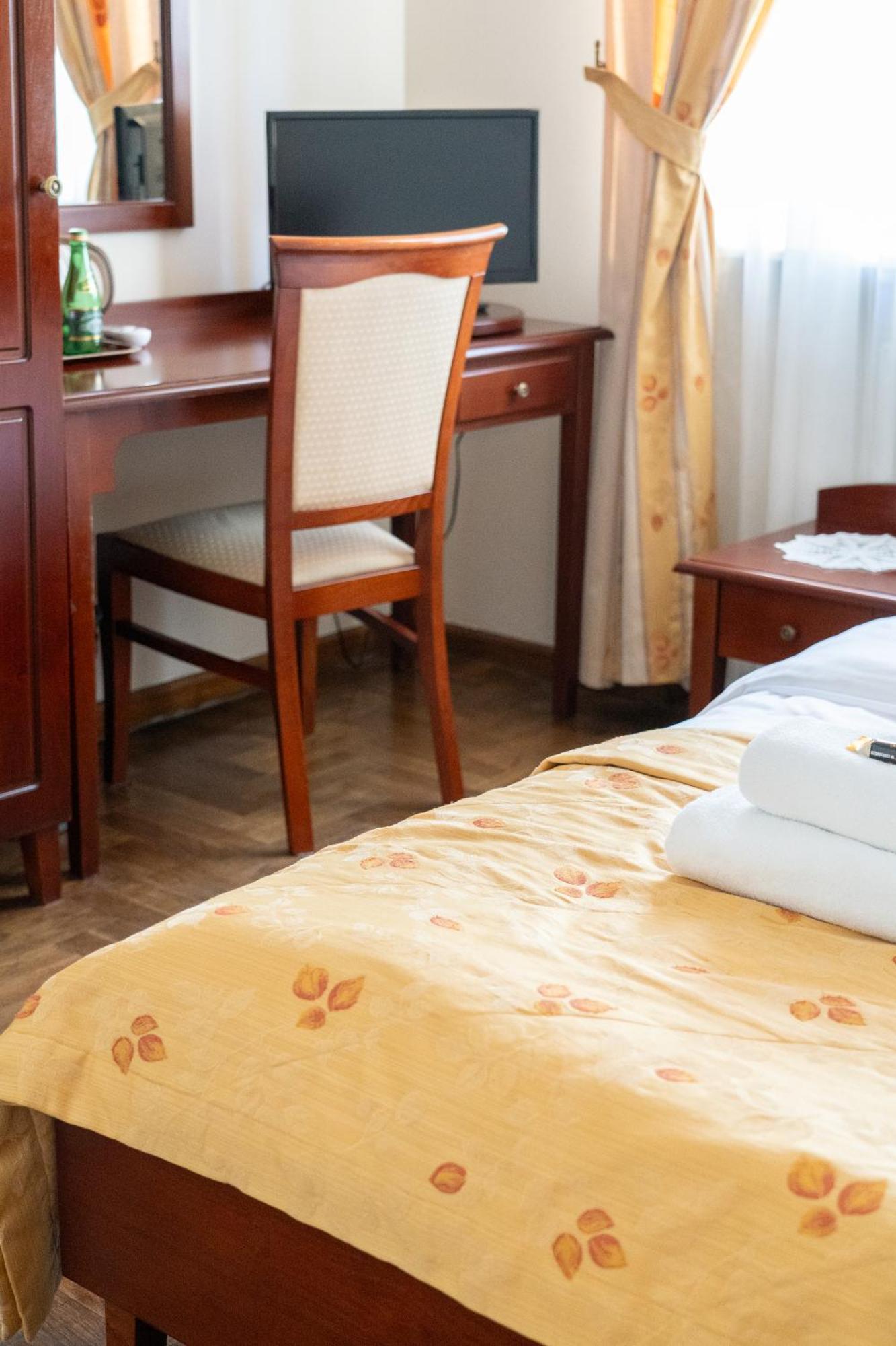 Aparthotel Karmel クラクフ エクステリア 写真